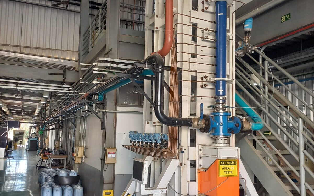 EFFECT OF THE NON-NEWTONIAN BEHAVIOR ON PUMP OPERATION AND THE TURBULENT FRICTION FACTOR